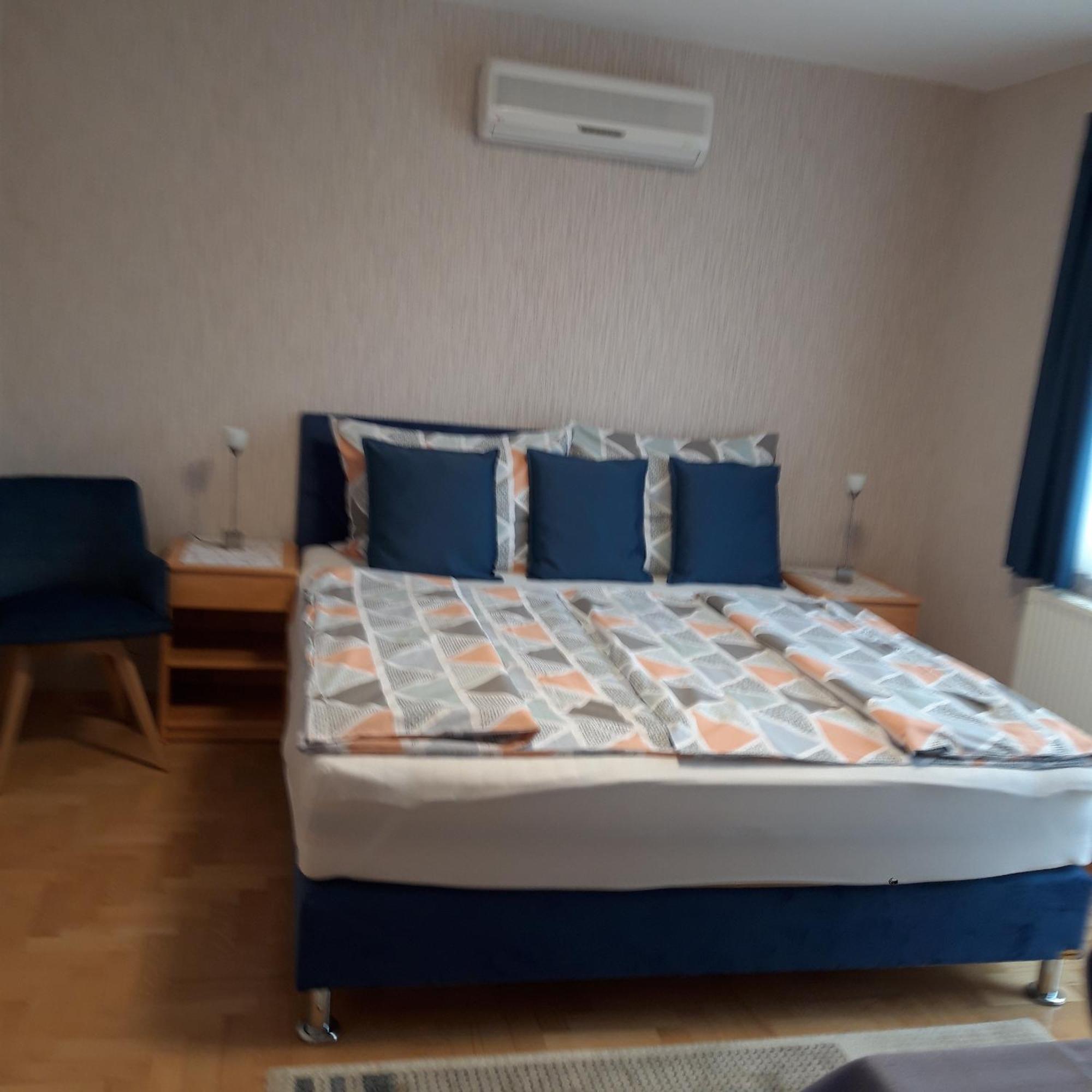 Anita Apartmanhaz Lägenhet Balatonfüred Exteriör bild