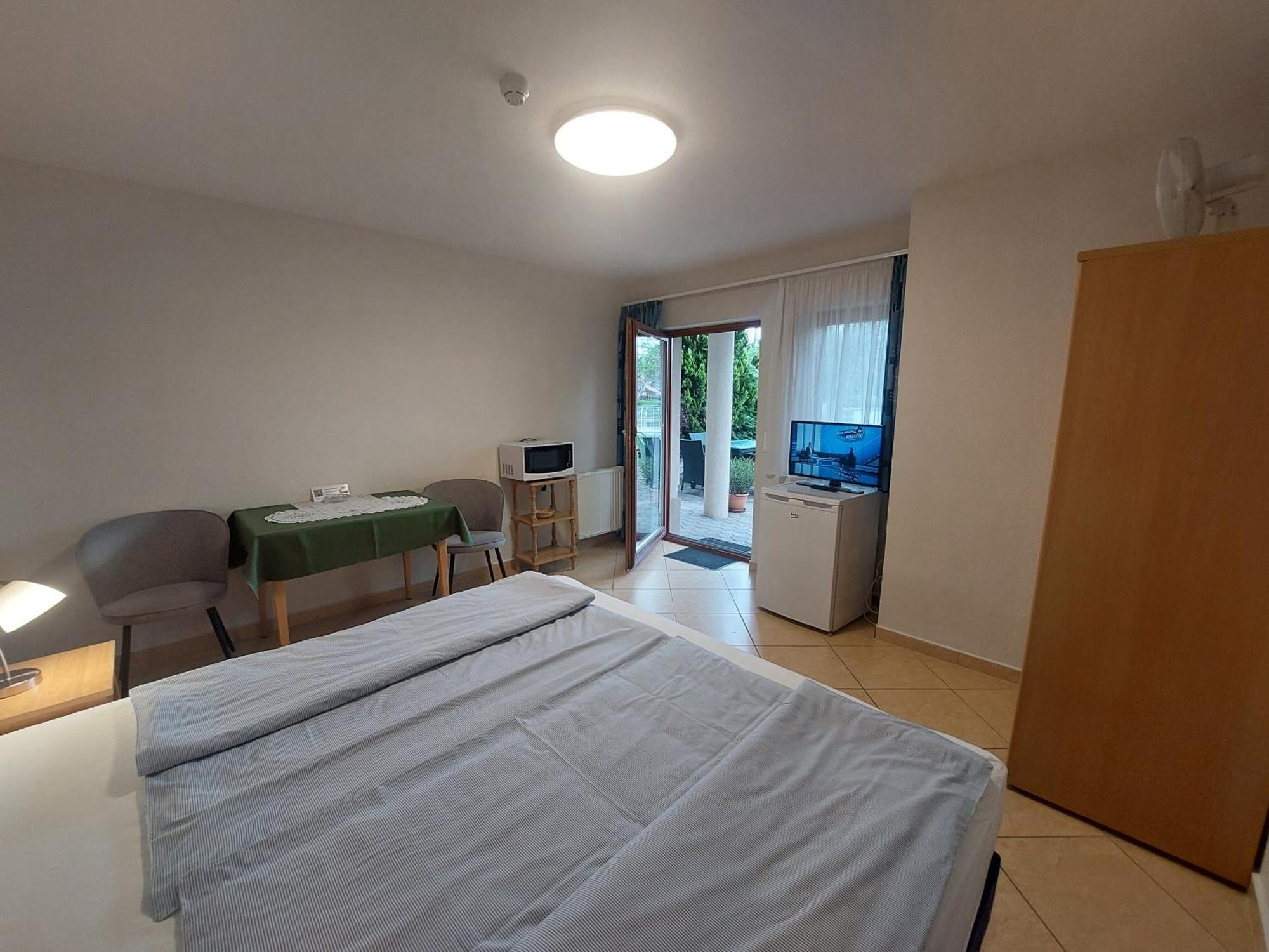Anita Apartmanhaz Lägenhet Balatonfüred Exteriör bild