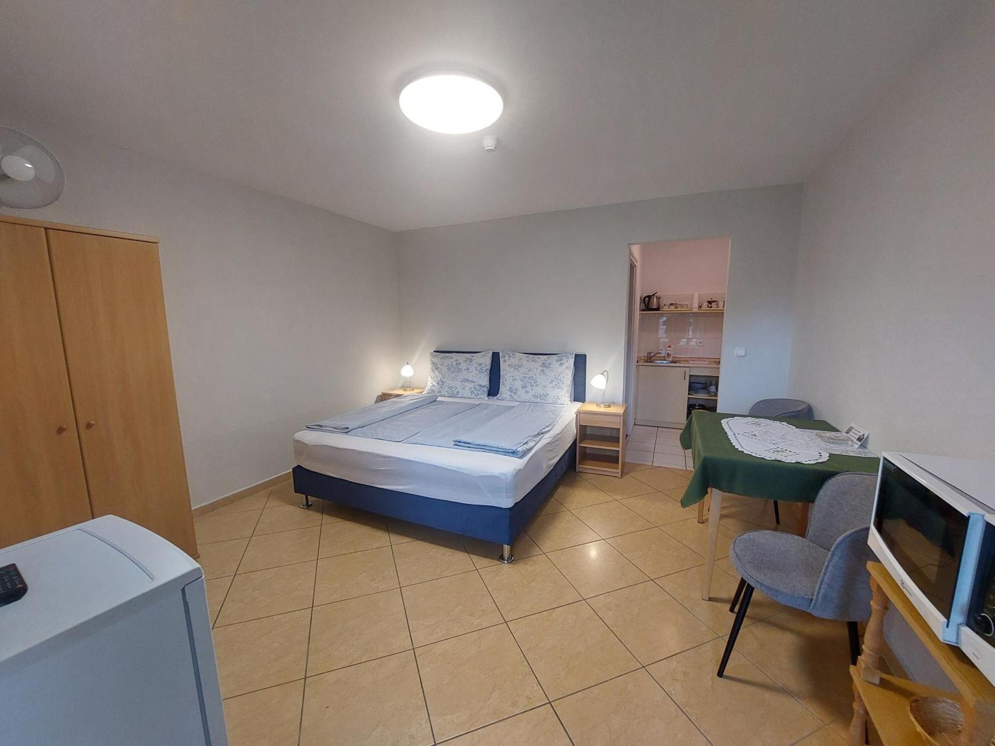 Anita Apartmanhaz Lägenhet Balatonfüred Exteriör bild