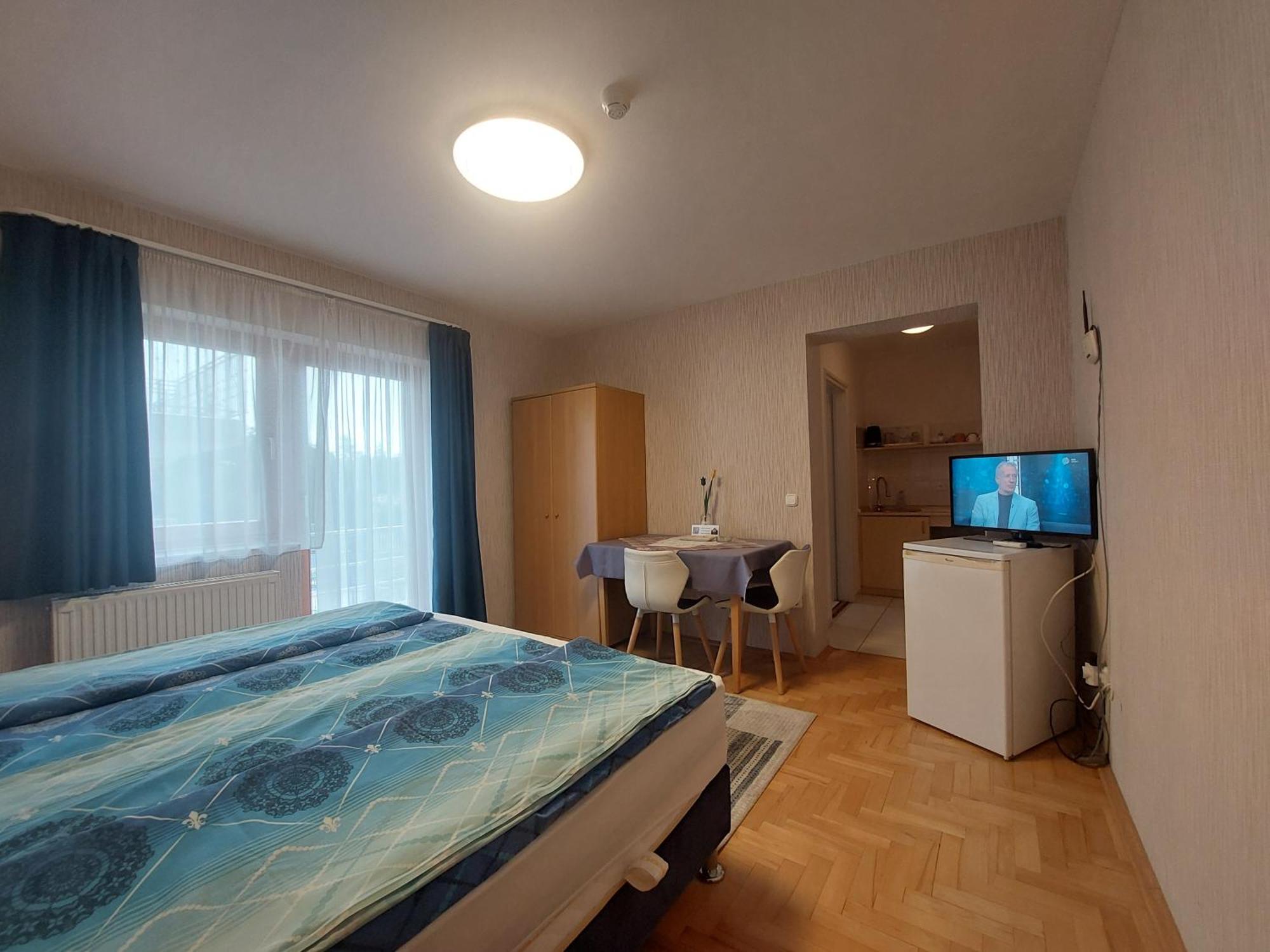 Anita Apartmanhaz Lägenhet Balatonfüred Exteriör bild