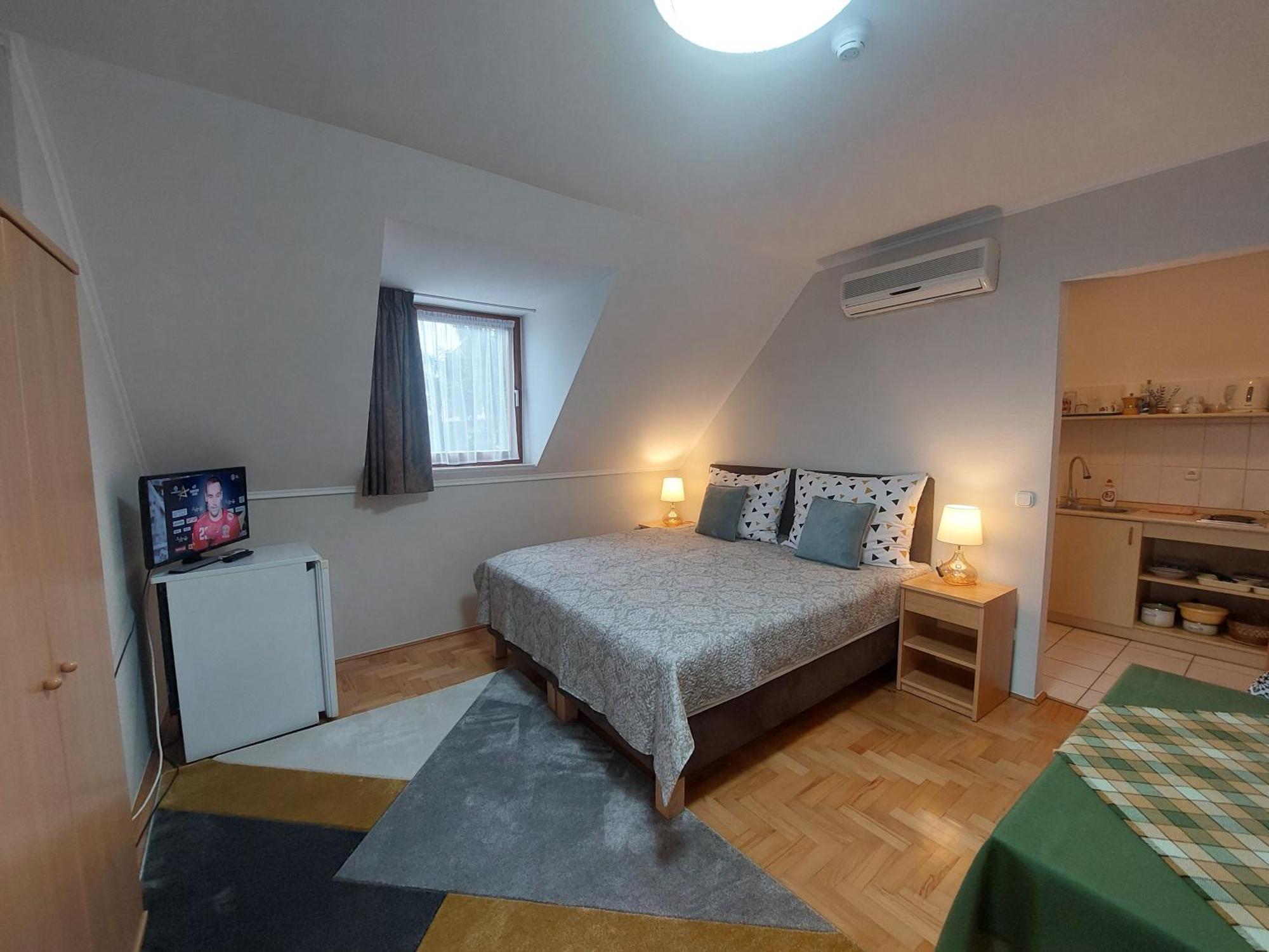 Anita Apartmanhaz Lägenhet Balatonfüred Exteriör bild