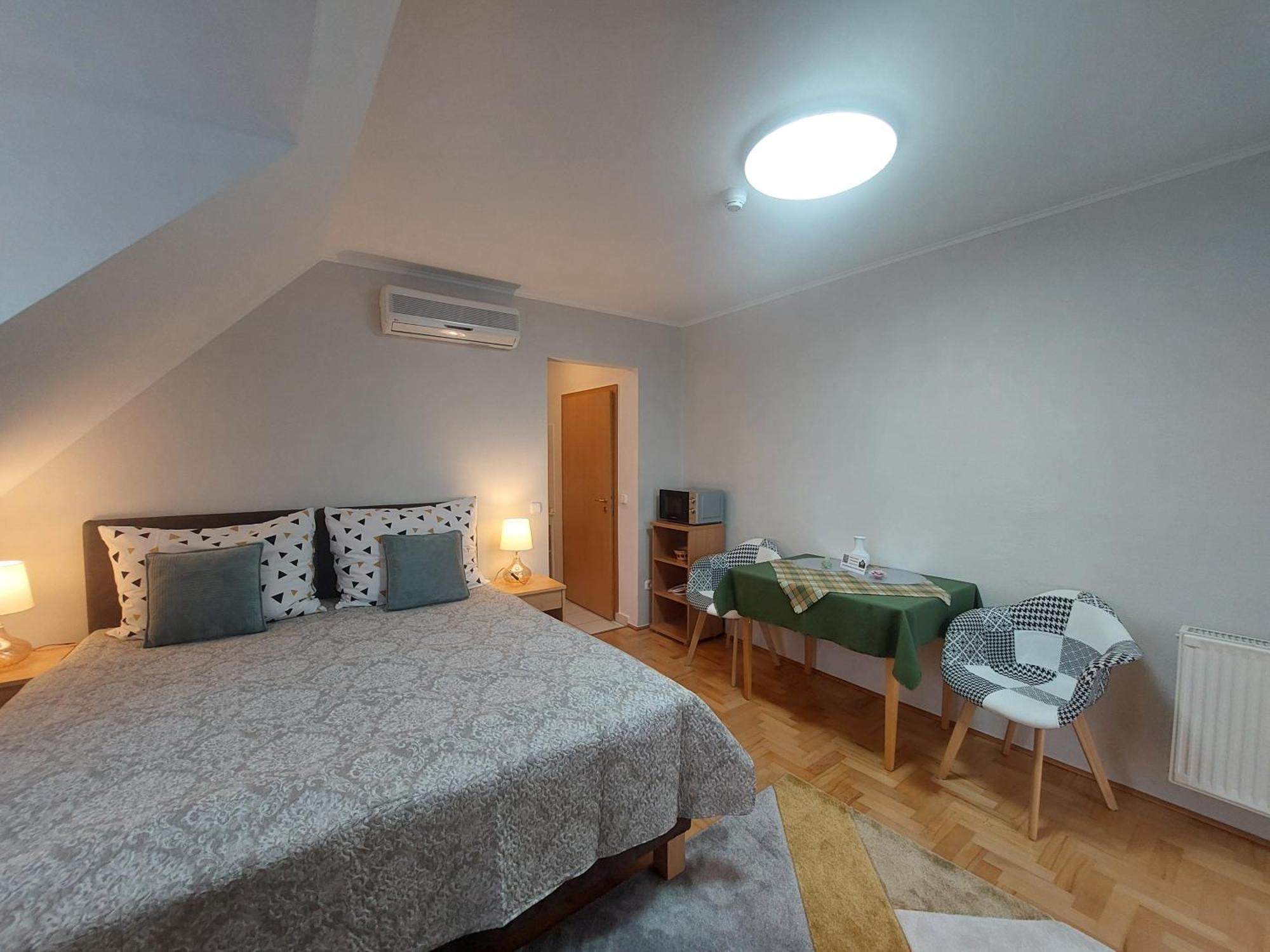 Anita Apartmanhaz Lägenhet Balatonfüred Exteriör bild