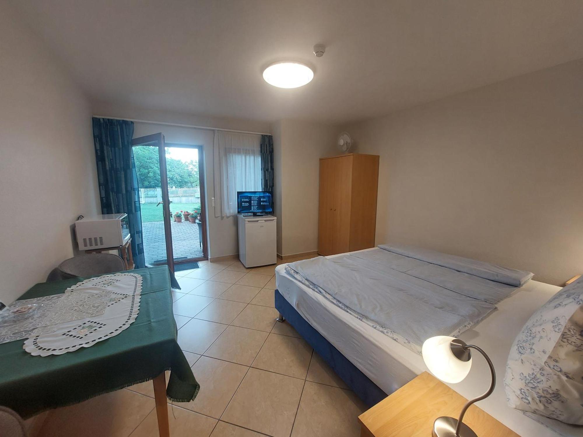 Anita Apartmanhaz Lägenhet Balatonfüred Exteriör bild