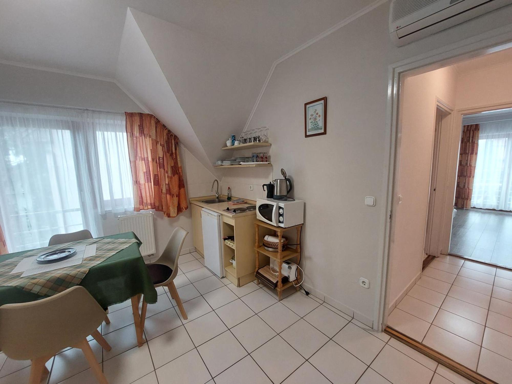 Anita Apartmanhaz Lägenhet Balatonfüred Exteriör bild