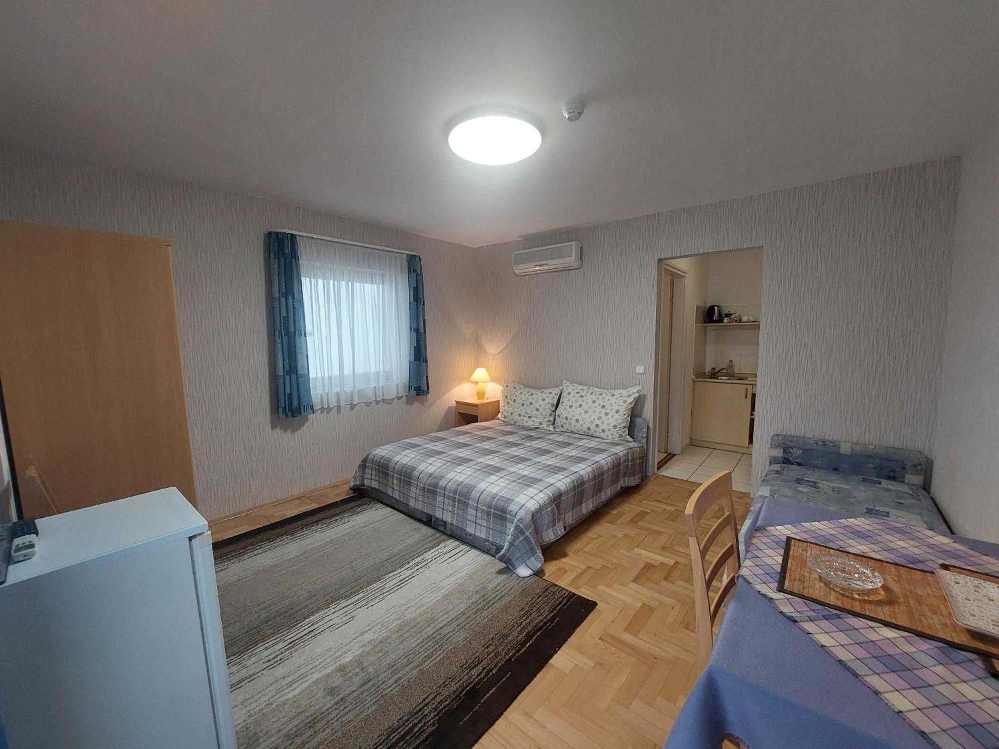 Anita Apartmanhaz Lägenhet Balatonfüred Exteriör bild